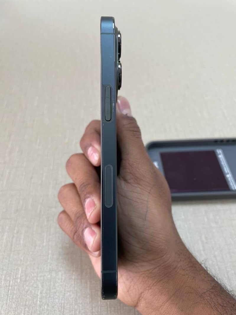 Apple iPhone 13 1