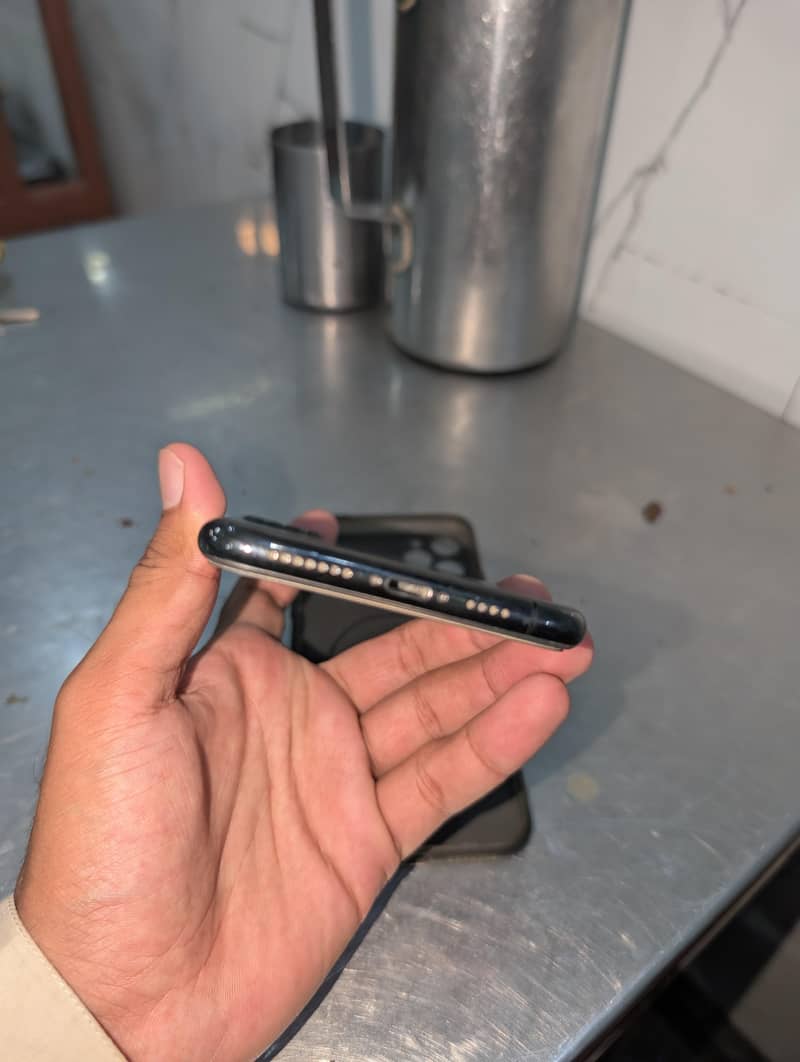 iPhone 11 Pro max 2