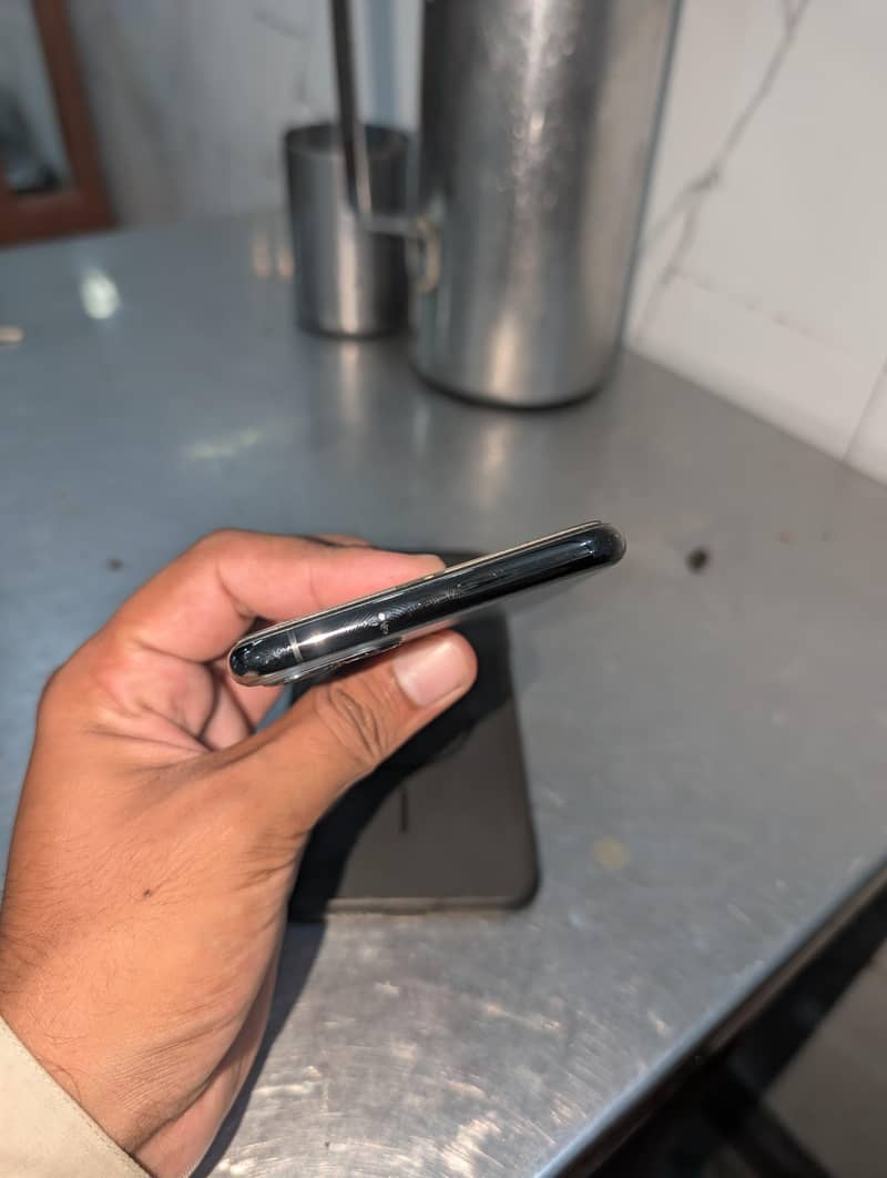 iPhone 11 Pro max 4