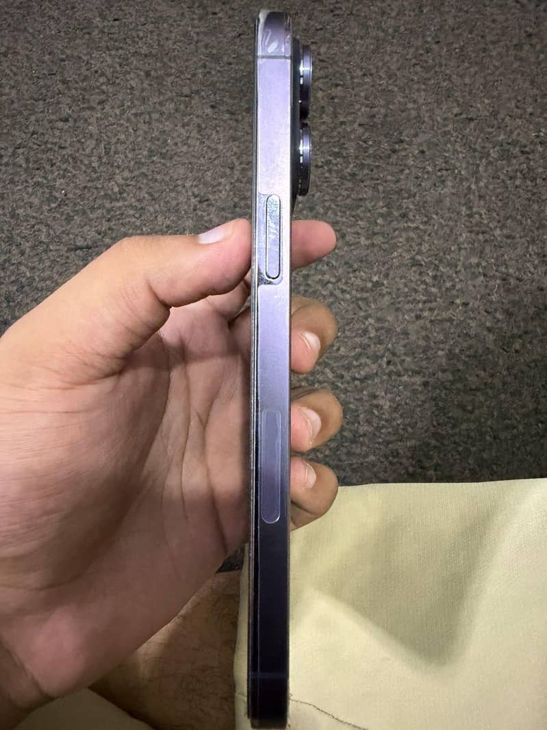 Apple iPhone 14 Pro Max 1