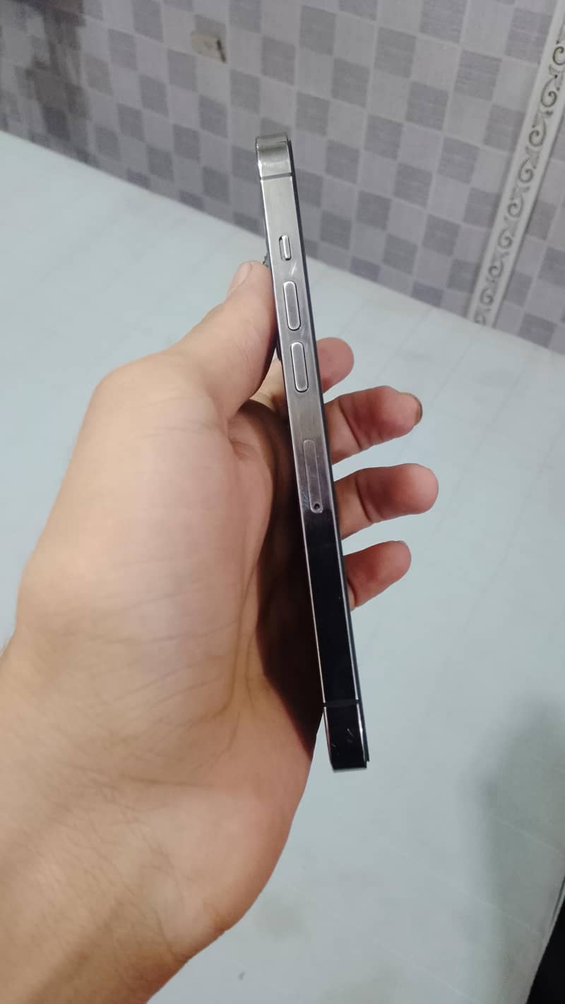 Apple iPhone 13 Pro 2