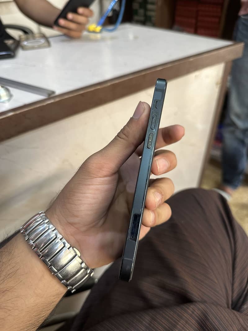 Apple iPhone 12 Pro 2
