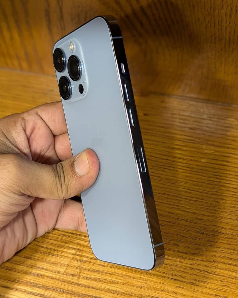 Apple iPhone 13 Pro 0