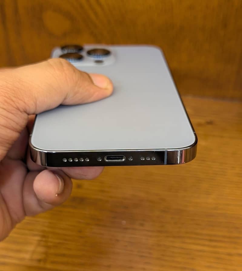 Apple iPhone 13 Pro 4