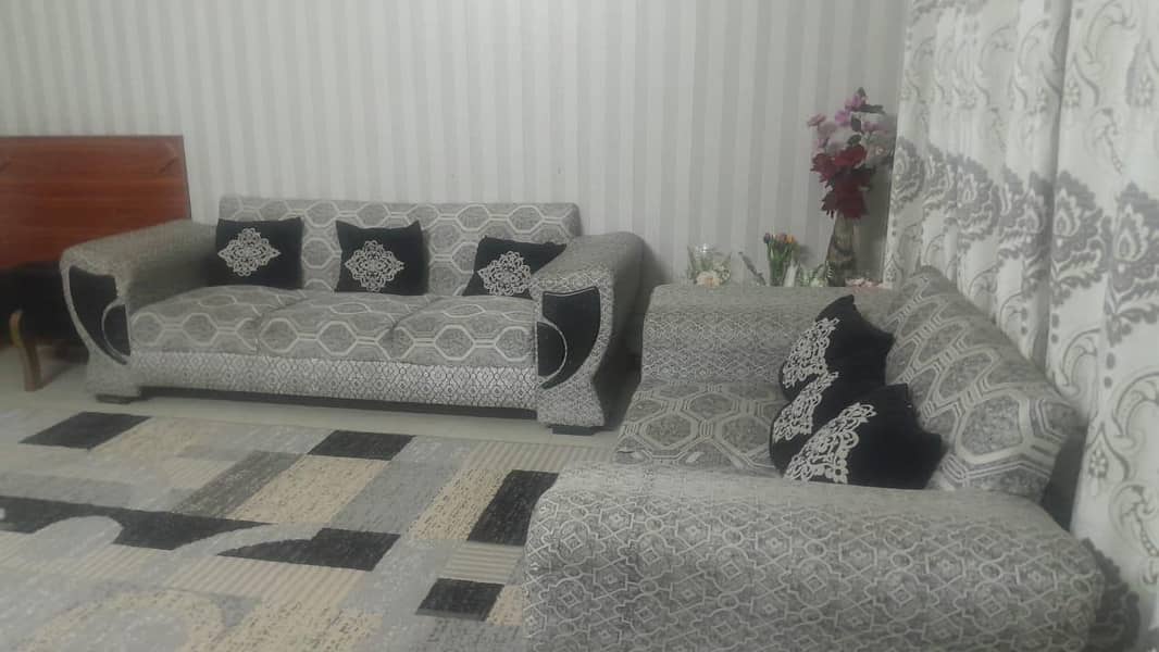 lush condition sofas 0