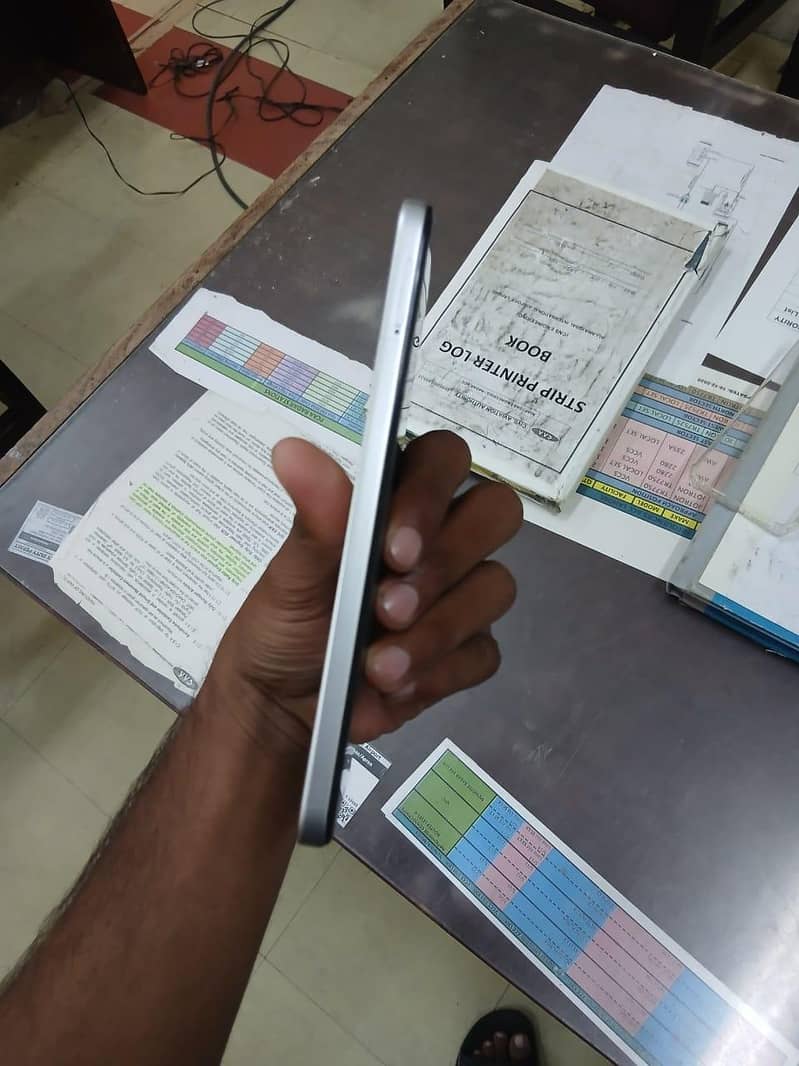Infinix Note 6oi 4