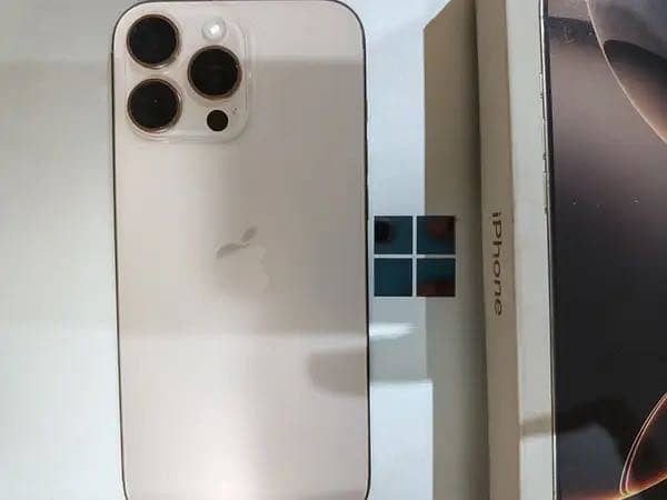 Apple iPhone 16 Pro Max 0