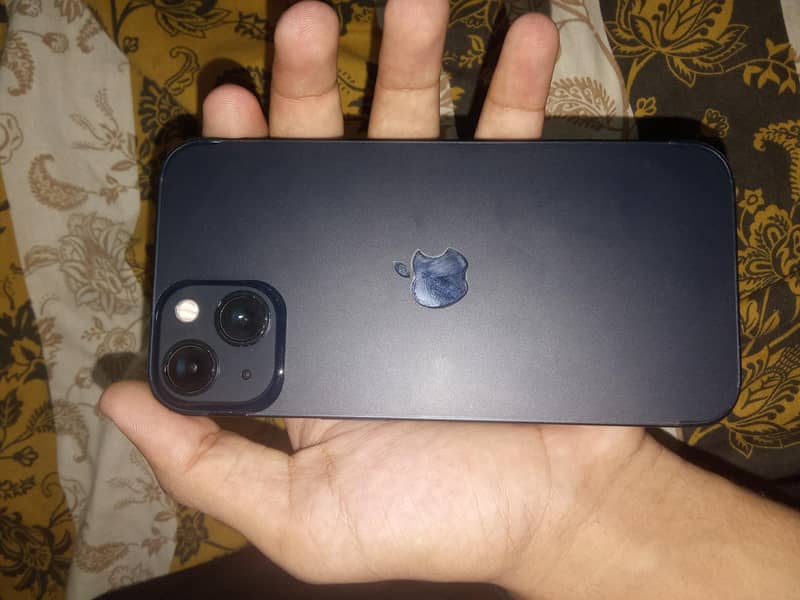 Apple iPhone 13 0