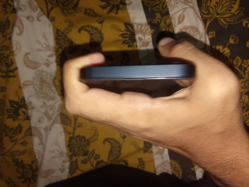 Apple iPhone 13 3