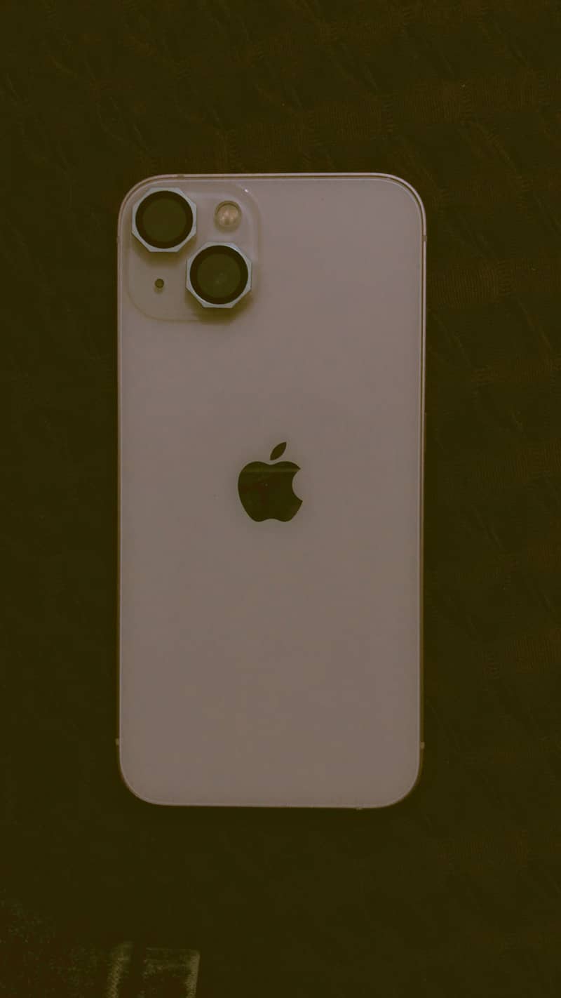 Apple iPhone 13 0