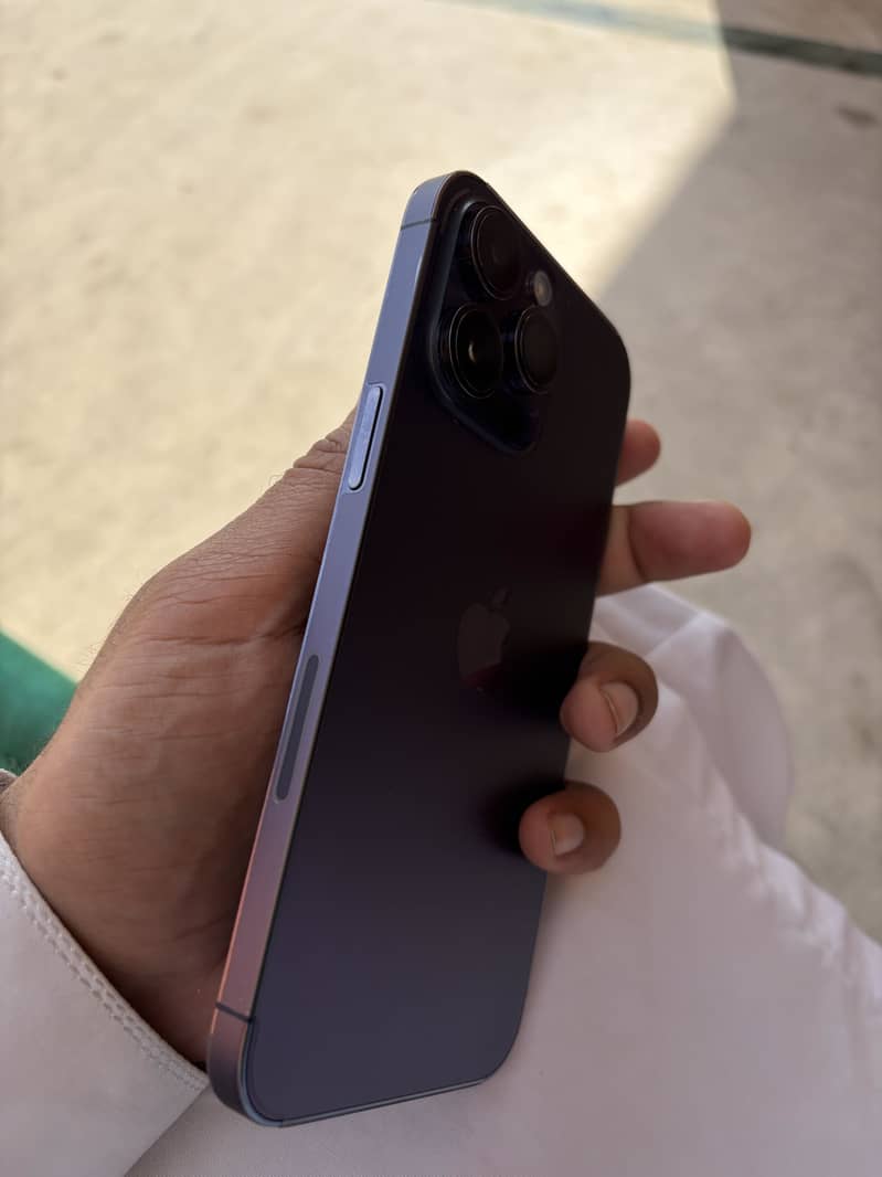 Apple iPhone 14 Pro Max 2