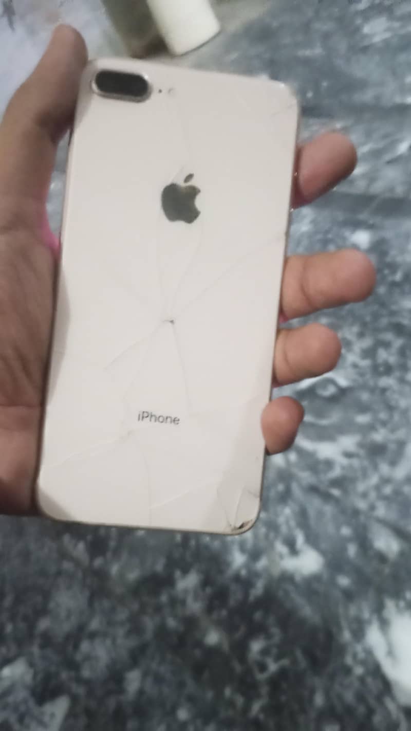 Apple iPhone 8 Plus 0