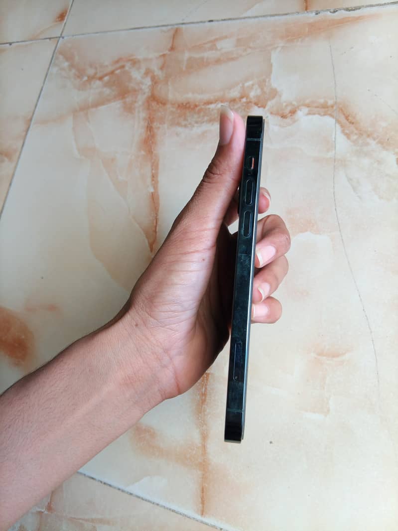 Apple iPhone 12 Pro 1