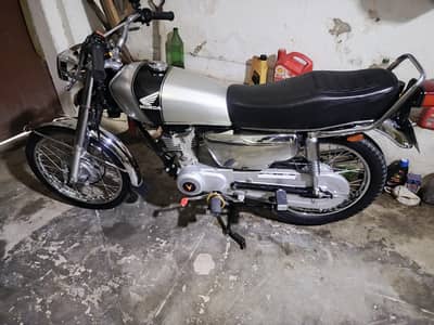 united 125 2023 model bike name pa hai contact no 03340069302