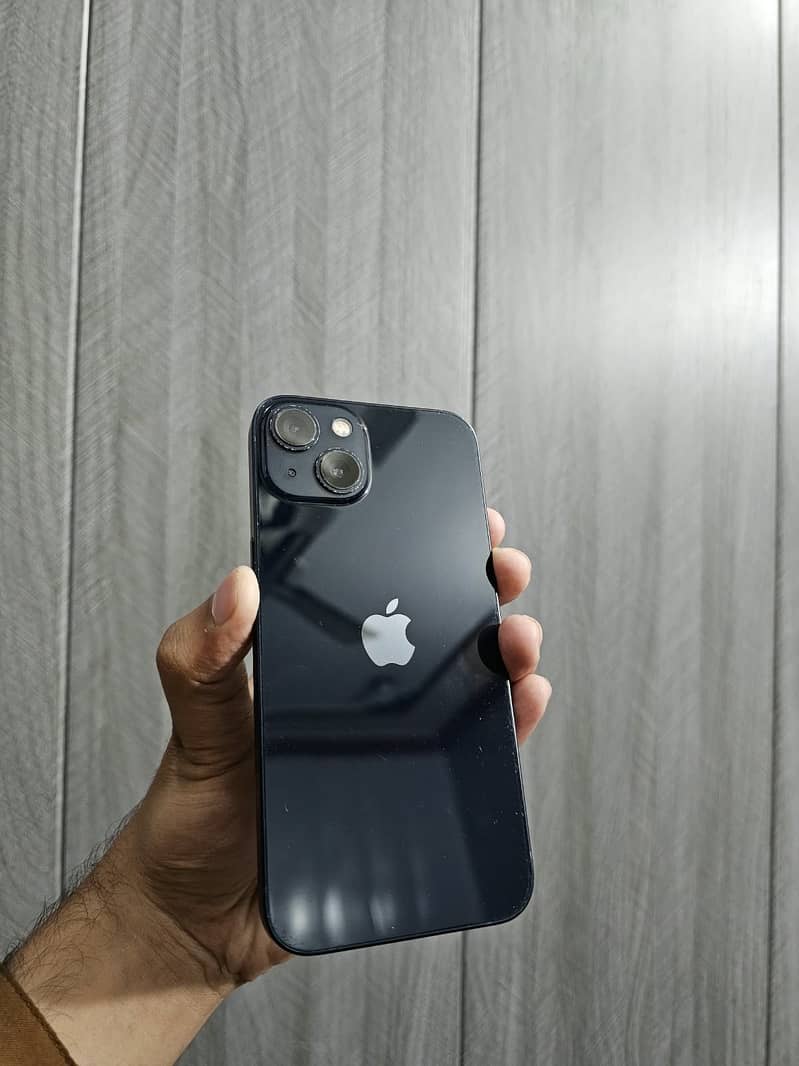 Apple iPhone 13 0