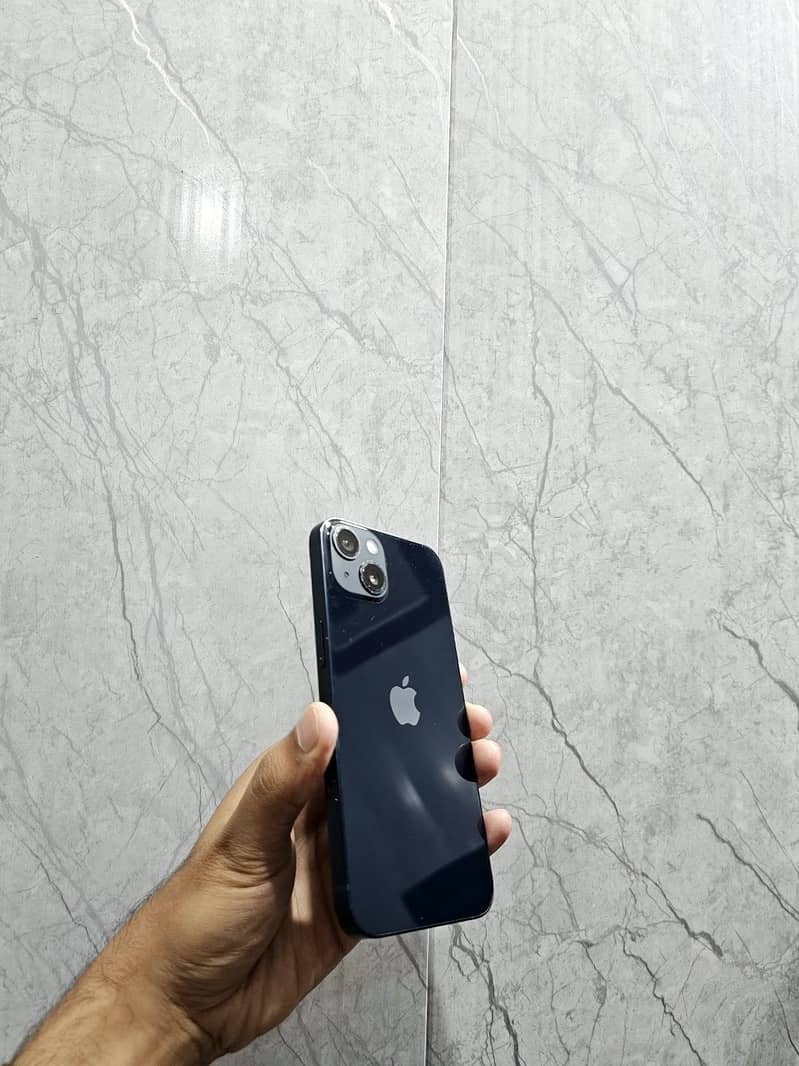 Apple iPhone 13 2