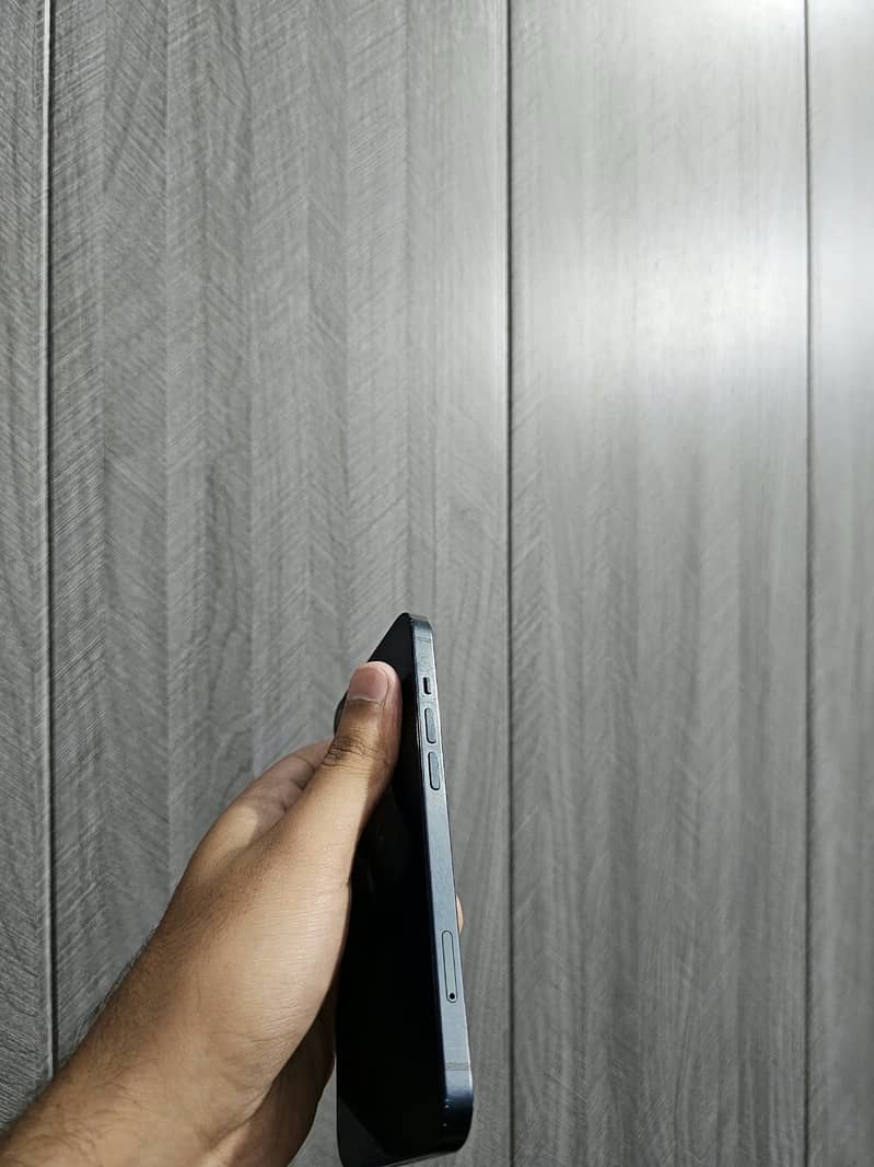 Apple iPhone 13 3