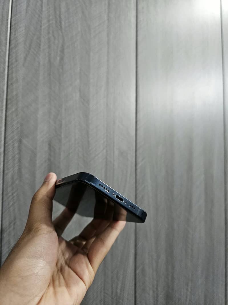 Apple iPhone 13 6