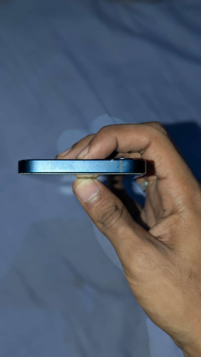 Apple iPhone 12 3