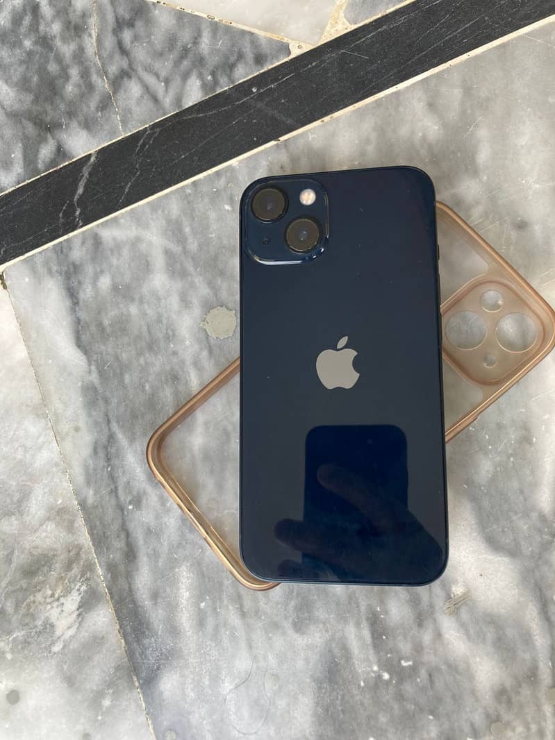 Apple iPhone 13 5