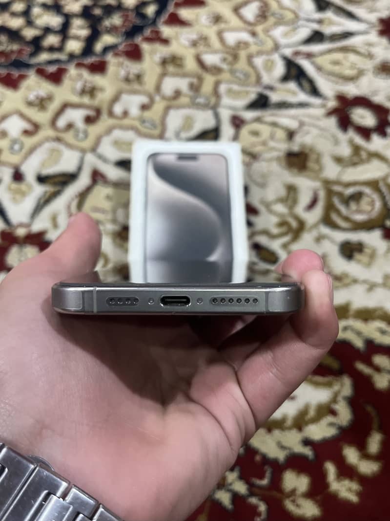 Apple iPhone 15 Pro Max 2