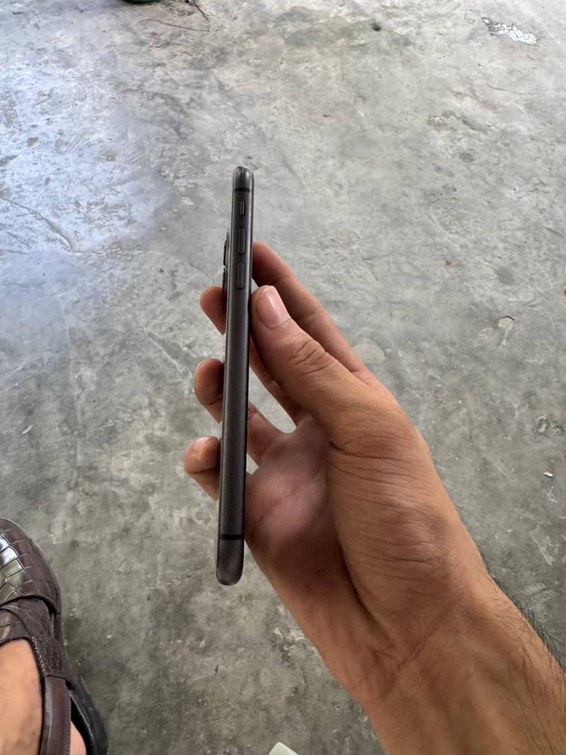 Apple iPhone 11 2