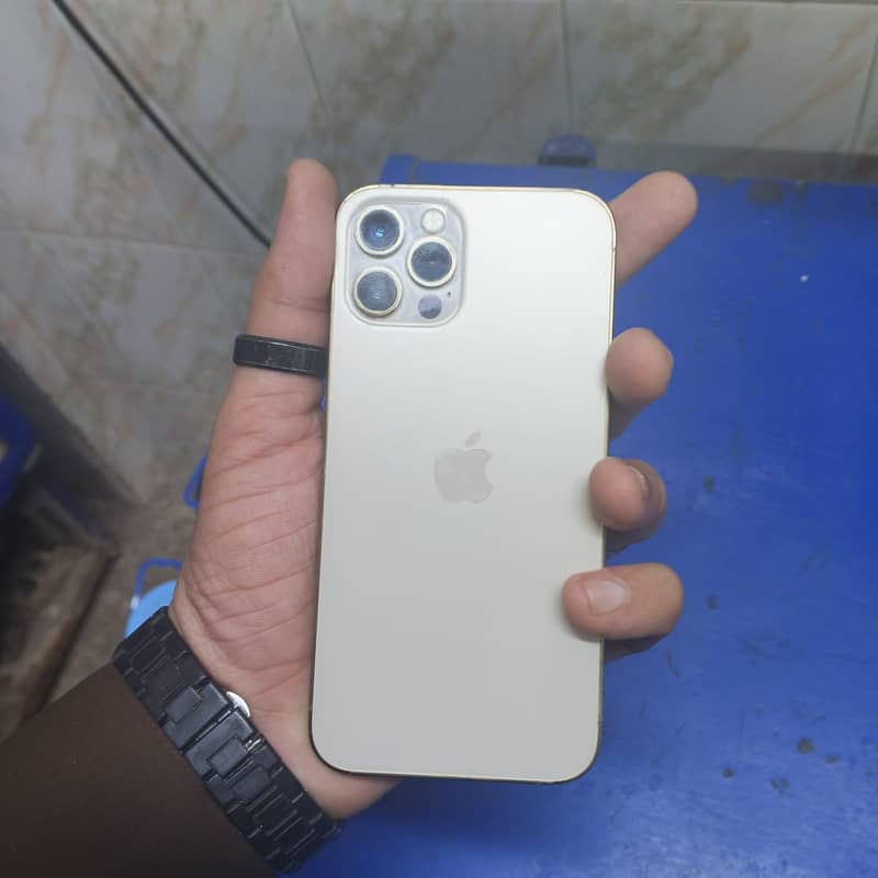 Apple iPhone 12 Pro 3