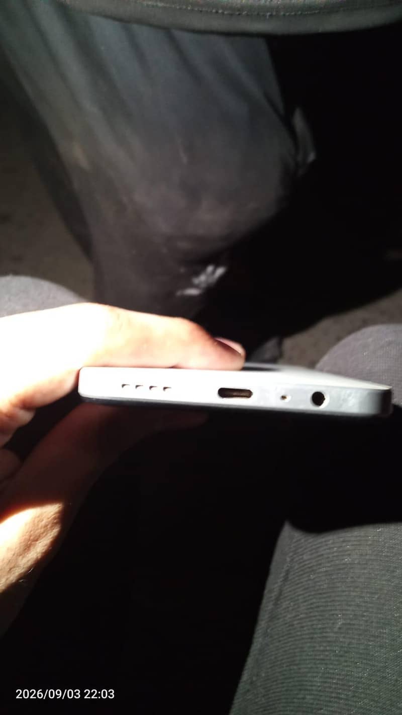 Realme C71 8