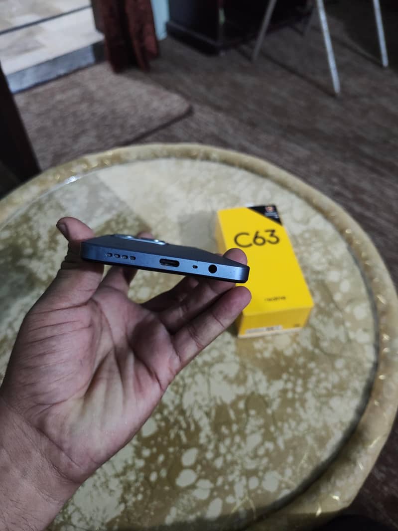 Realme C63 4