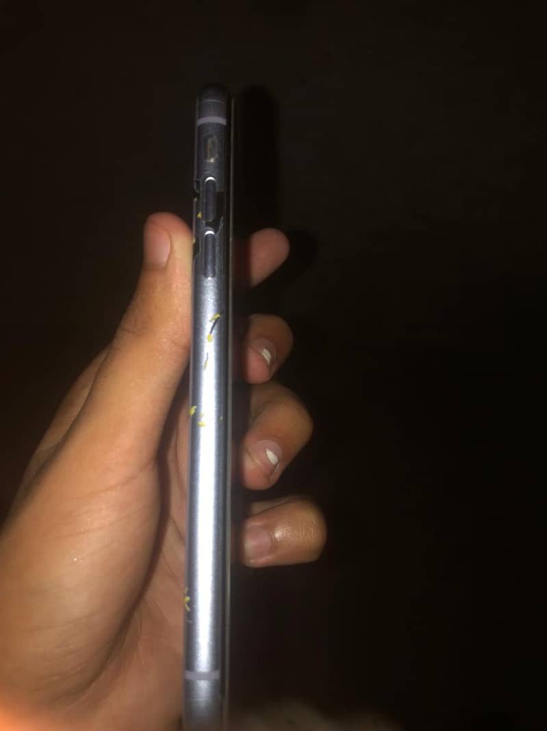 Apple iPhone 11 5