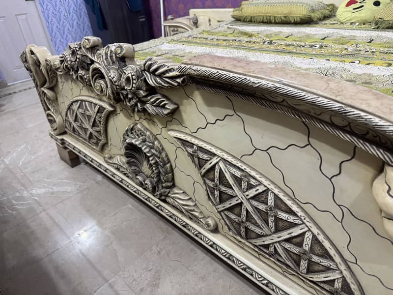 Bed with dressing table and side tables 5
