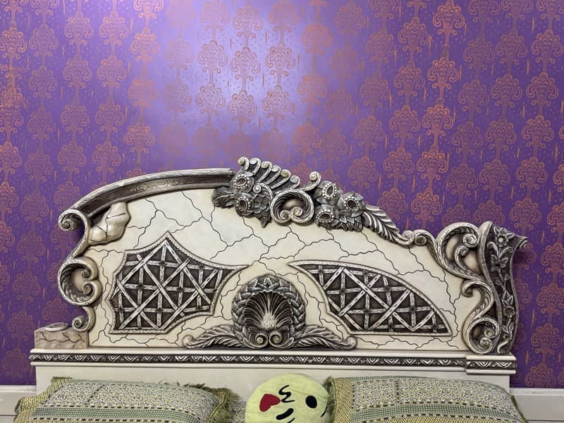 Bed with dressing table and side tables 7