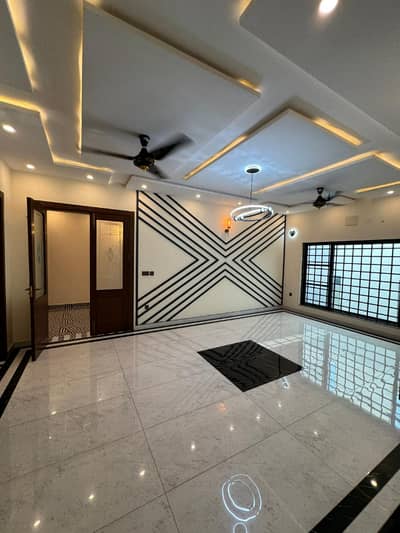1 Kanal Slightly Used House for Sale Hussain Block, Sector C, Bahria Town Lahore