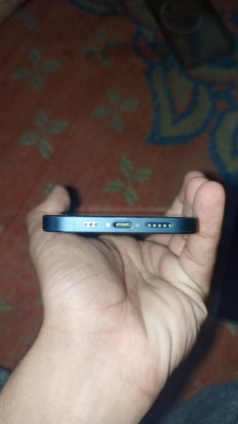 Apple iPhone 12 2