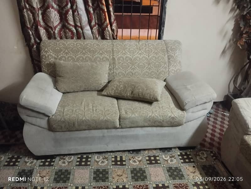 4 setar sofa set good condition  large size 0