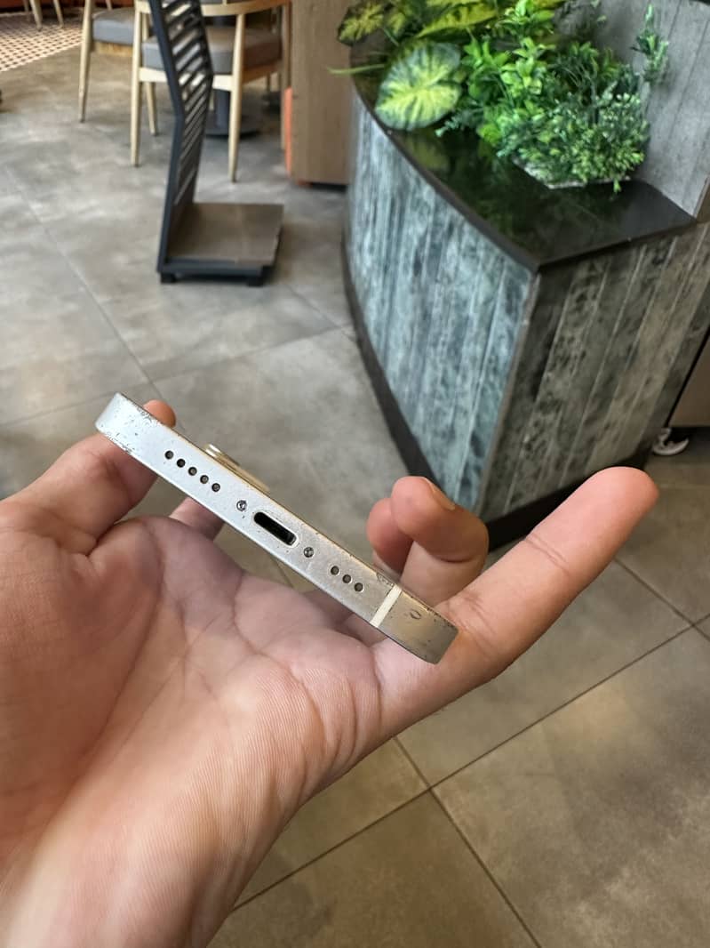 Apple iPhone 12 2