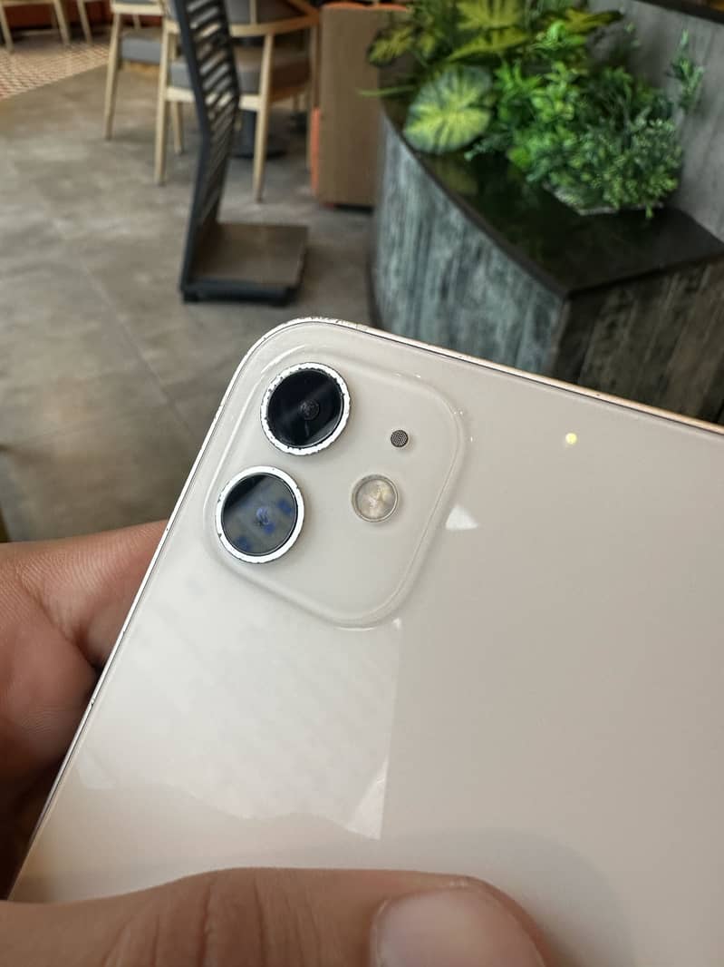 Apple iPhone 12 4