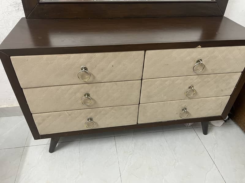 Dressing table 1