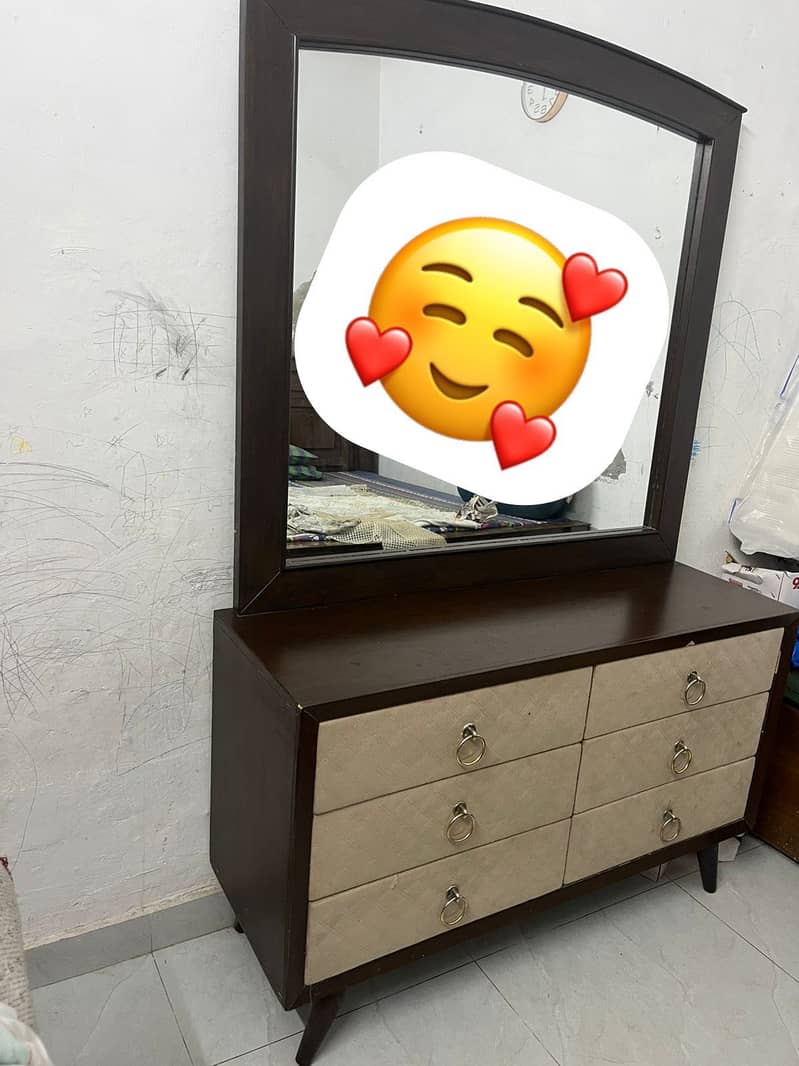 Dressing table 3