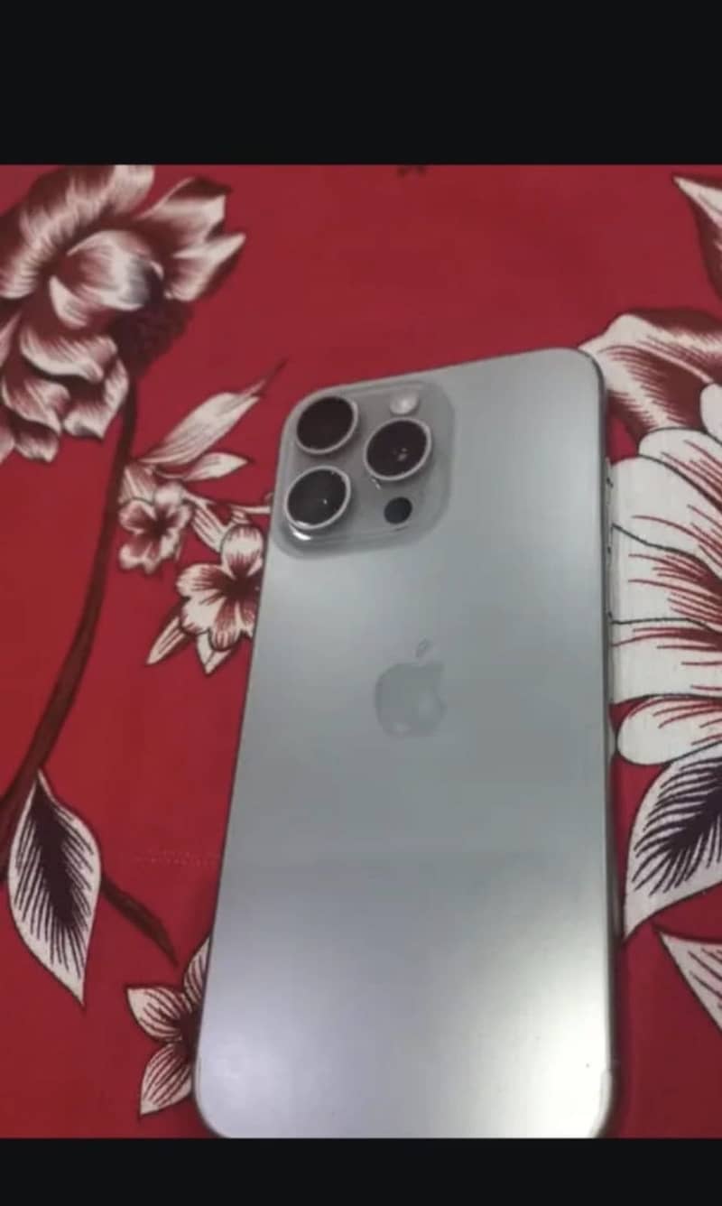 Apple iPhone 15 Pro Max 1
