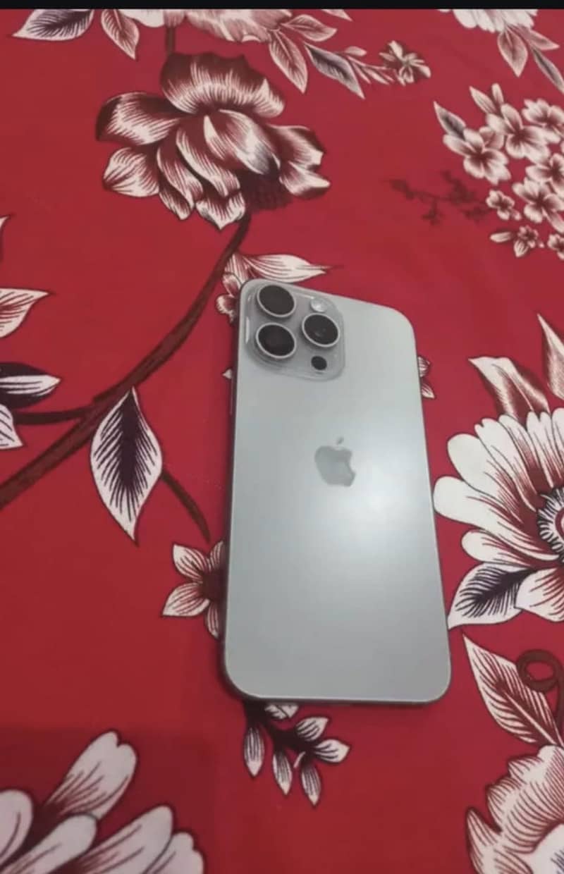 Apple iPhone 15 Pro Max 2