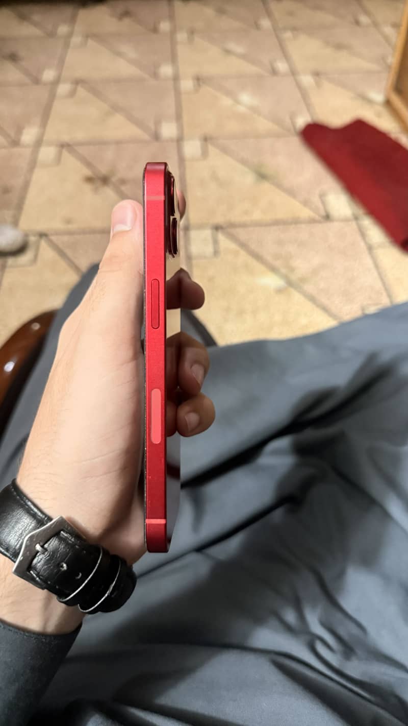 Apple iPhone 13 6