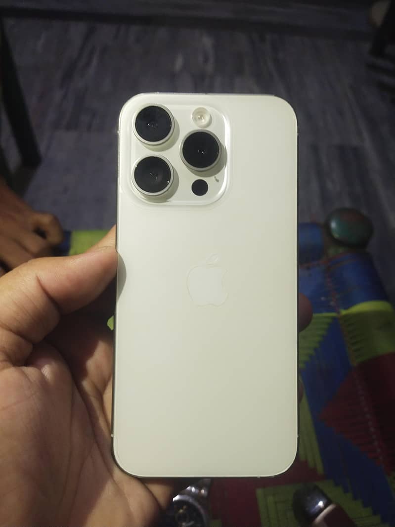 Apple iPhone 15 Pro 2