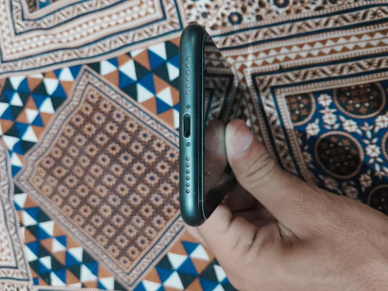 Apple iPhone 11 5