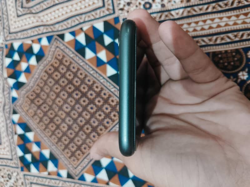 Apple iPhone 11 6