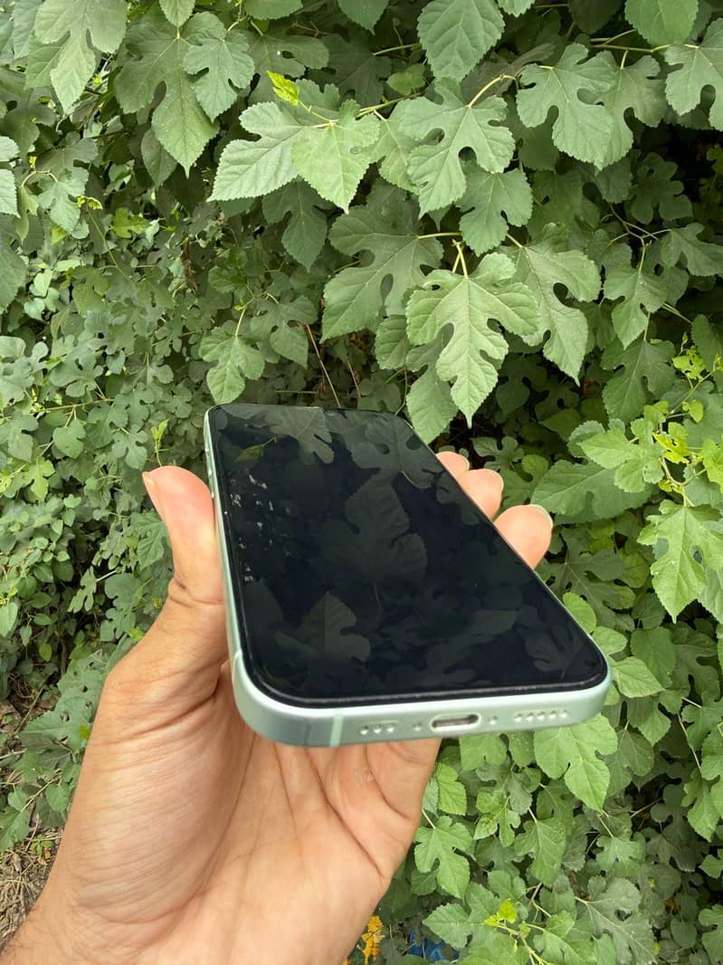 Apple iPhone 15 4