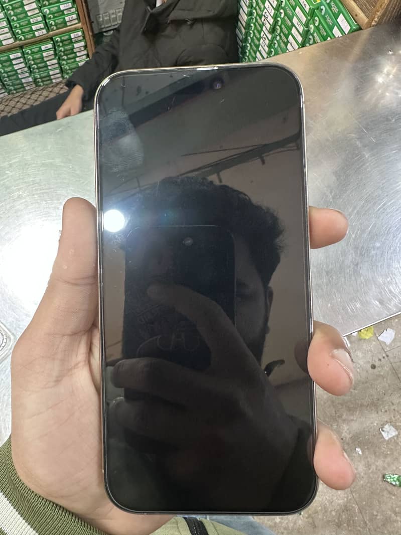 Apple iPhone 16 Pro Max 3