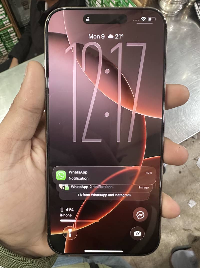 Apple iPhone 16 Pro Max 4
