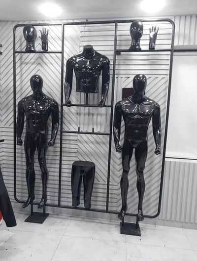 Dummies and Mannequins
