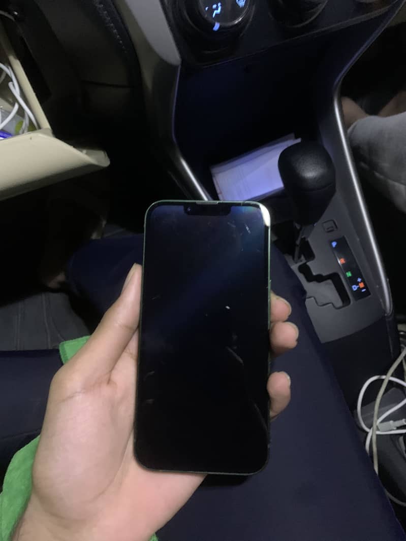 Apple iPhone 13 1